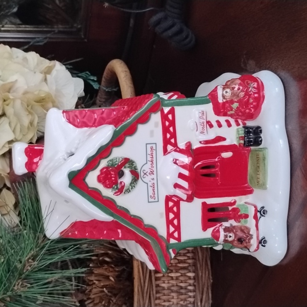 Beautiful Christmas Candle Holder By The White Barn Candle Co